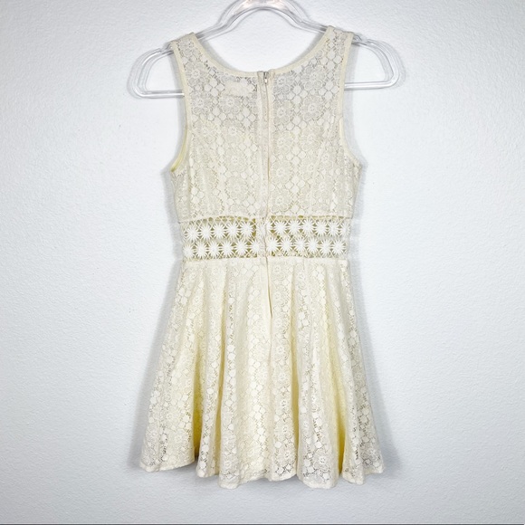 Floral Lace Cutout Fit and Flare Ivory‎ Dress Medium - Picture 6 of 8